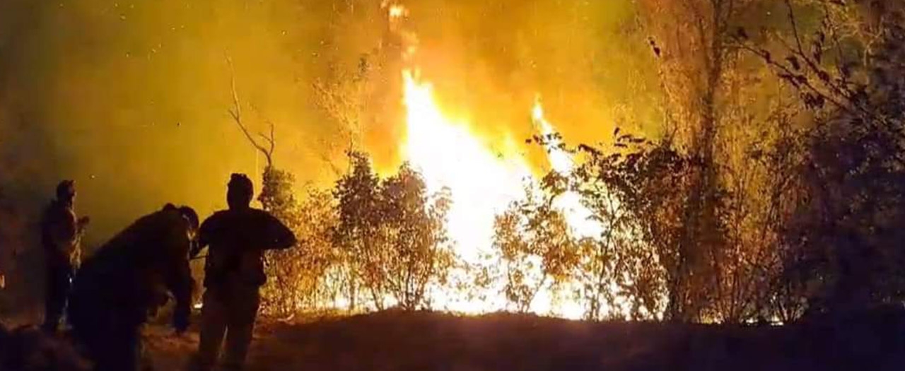 CBN apoya a bomberos y pobladores que luchan contra incendios forestales en Roboré